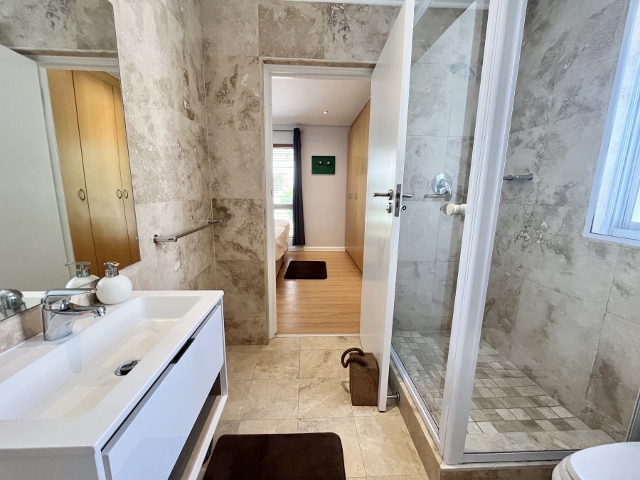 To Let 2 Bedroom Property for Rent in Sea Point Western Cape